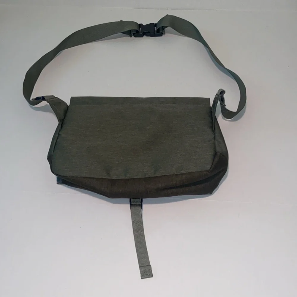 The North Face Green Satchel Messenger Outdoor Bag.